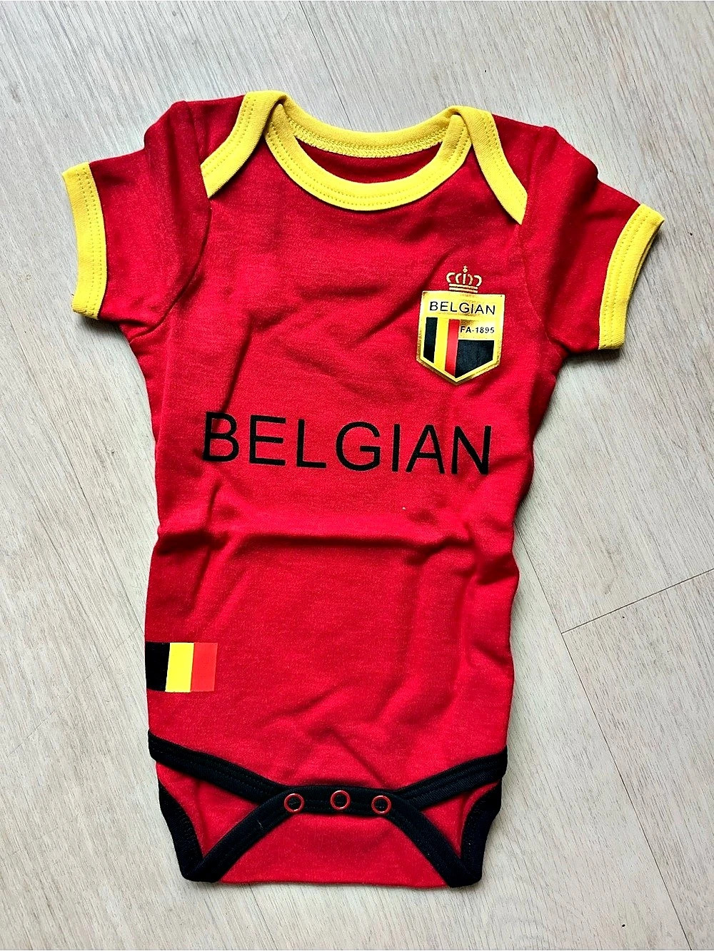 Belgio Belgian Baby Bodysuit Red & Yellow Size 0-3M Like New